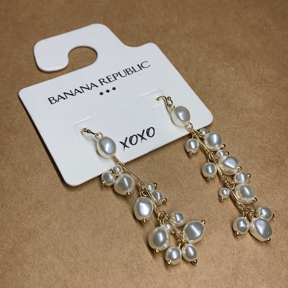 Earrings - Banana Republic XOXO Long Gold Pearl
